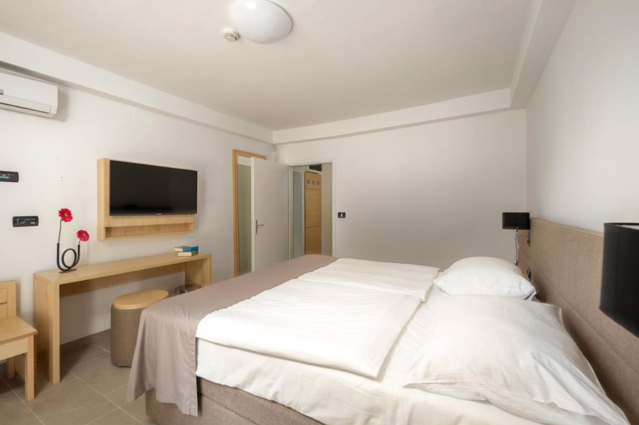 Hotel Delfin Omišalj Εξωτερικό φωτογραφία